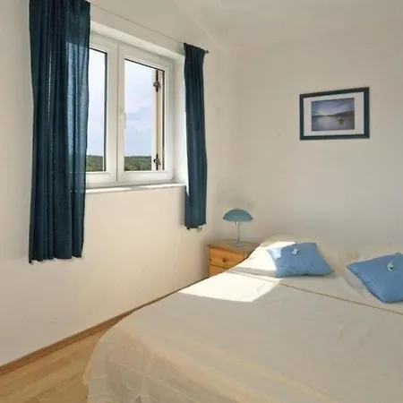 Apartment Wohnung Mit Garten Mit Gemeinsamem Schwimmbad *