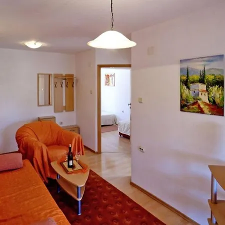 Wohnung Mit Garten Mit Gemeinsamem Schwimmbad *