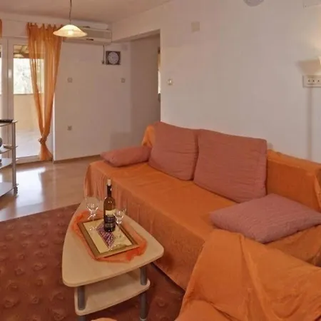 Wohnung Mit Garten Mit Gemeinsamem Schwimmbad *