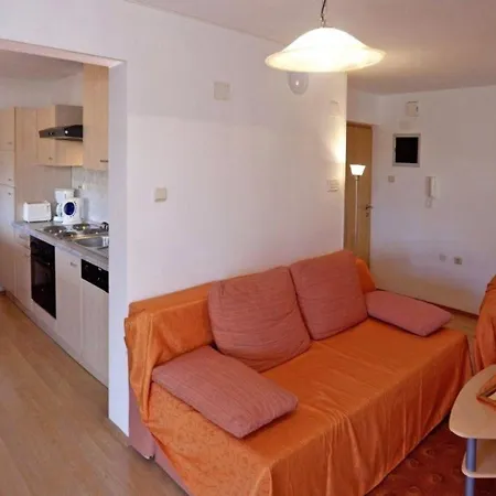 Wohnung Mit Garten Mit Gemeinsamem Schwimmbad Apartment Vinkuran