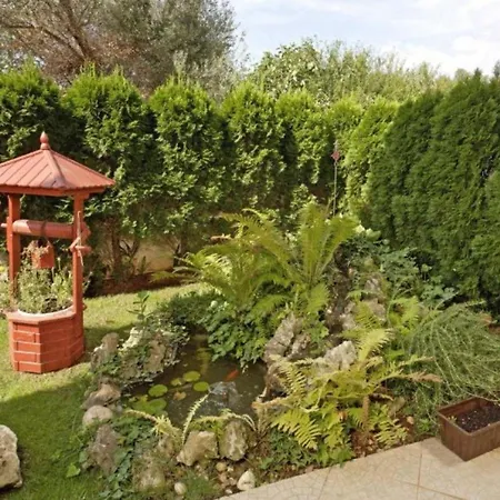 Wohnung Mit Garten Mit Gemeinsamem Schwimmbad Apartment Vinkuran