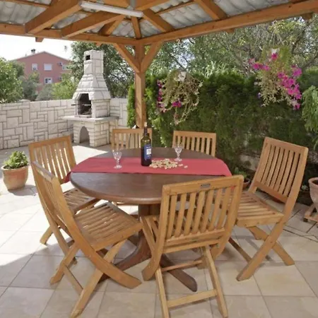 Apartment Wohnung Mit Garten Mit Gemeinsamem Schwimmbad